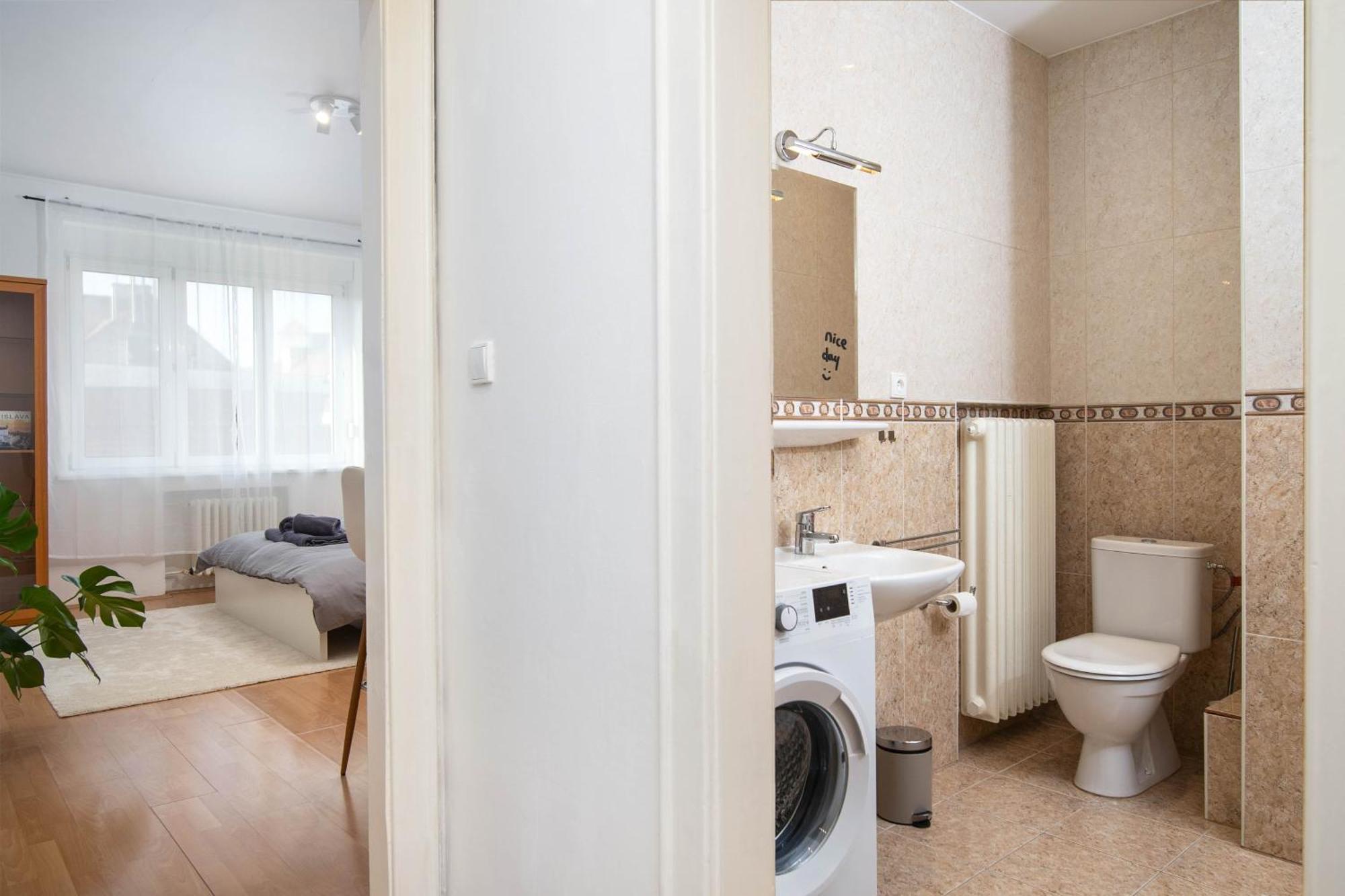 Best Location Apartment Air-Conditioned Bratislava Esterno foto